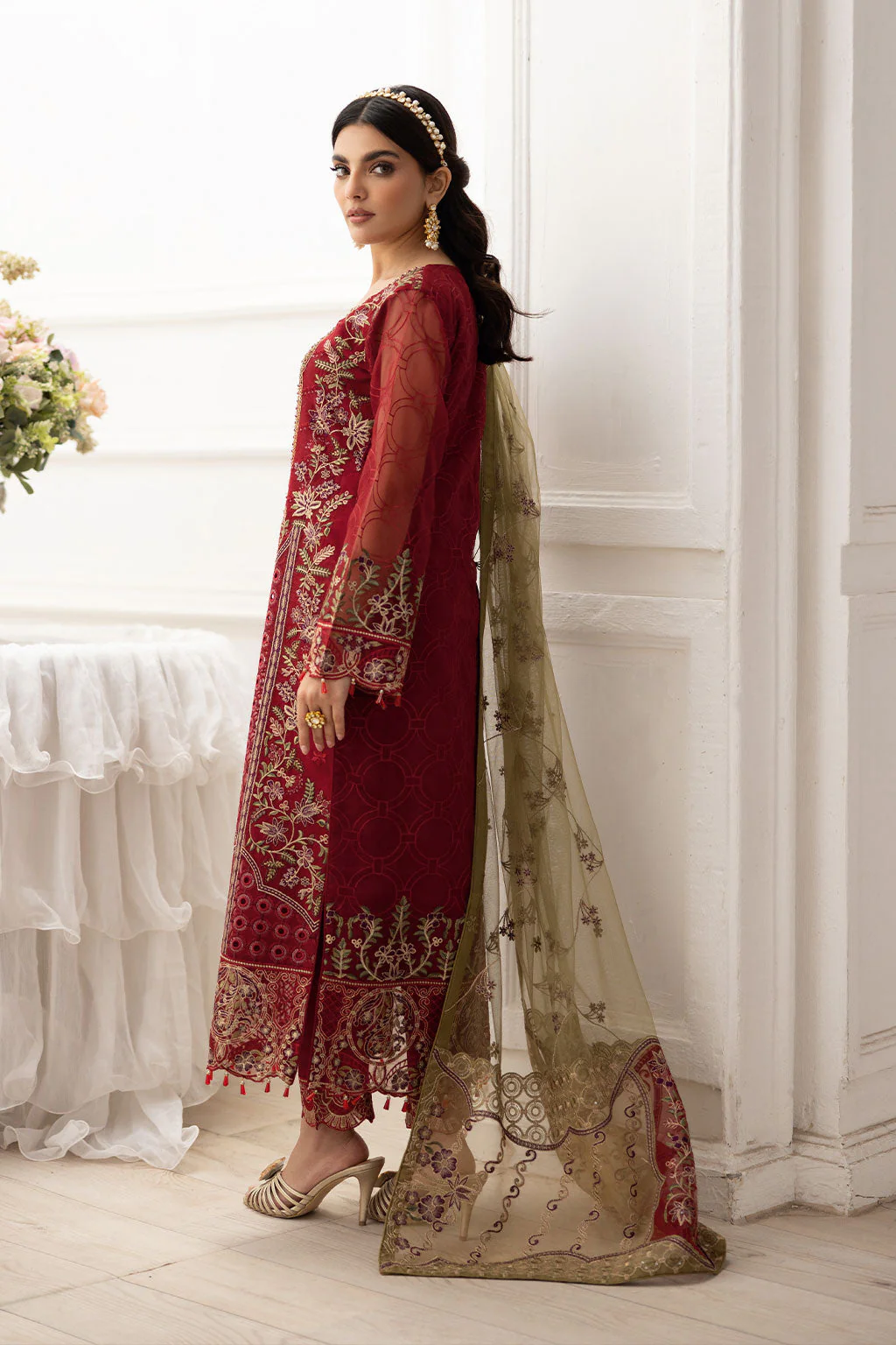 Ramsha Dastoor Collection’s Unstitched 3-piece suit
