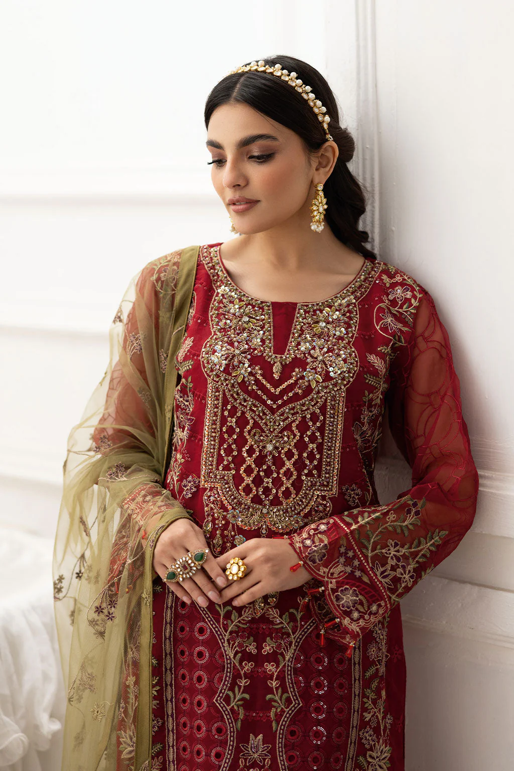 Ramsha Dastoor Collection’s Unstitched 3-piece suit