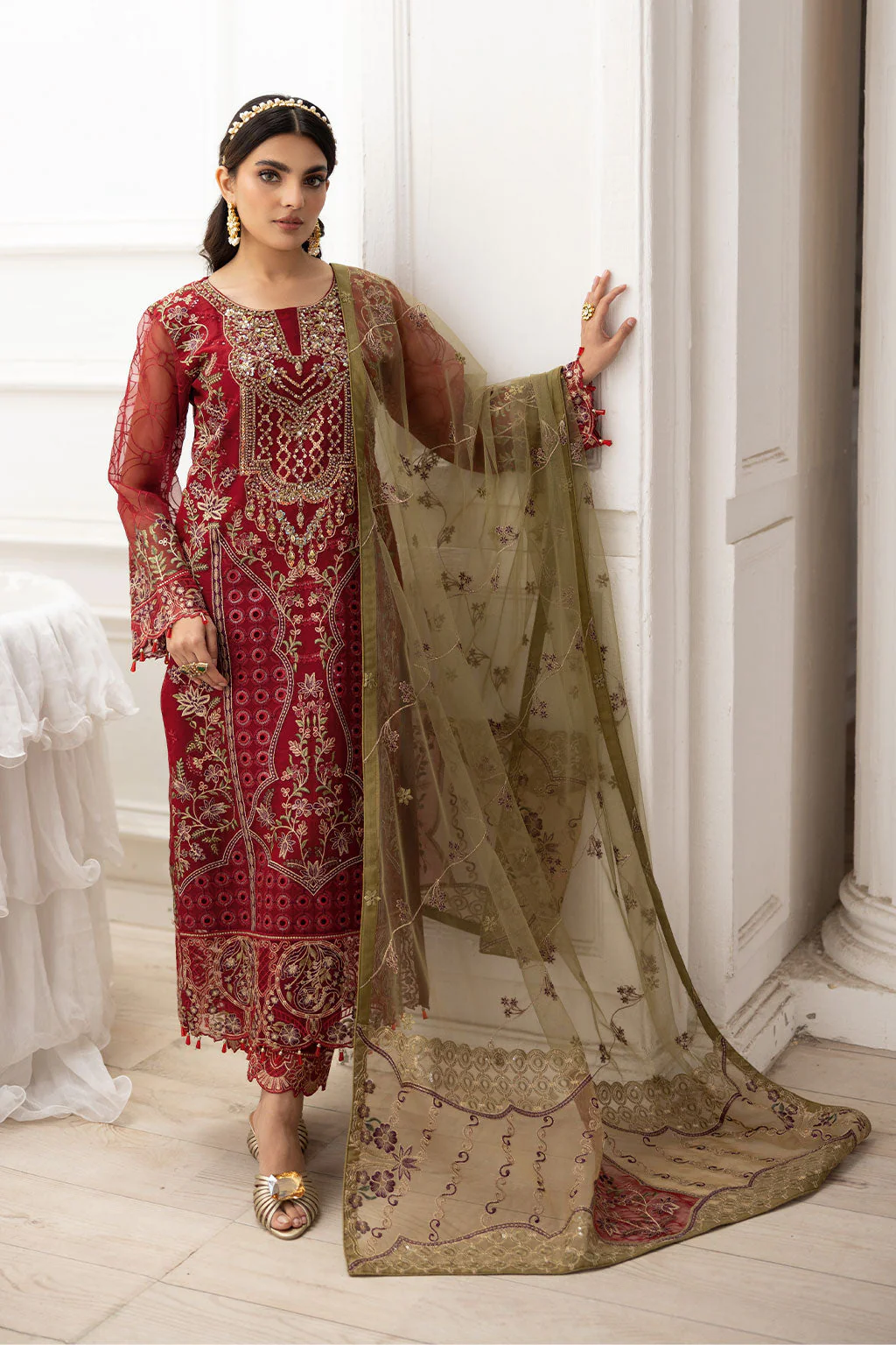 Ramsha Dastoor Collection’s Unstitched 3-piece suit