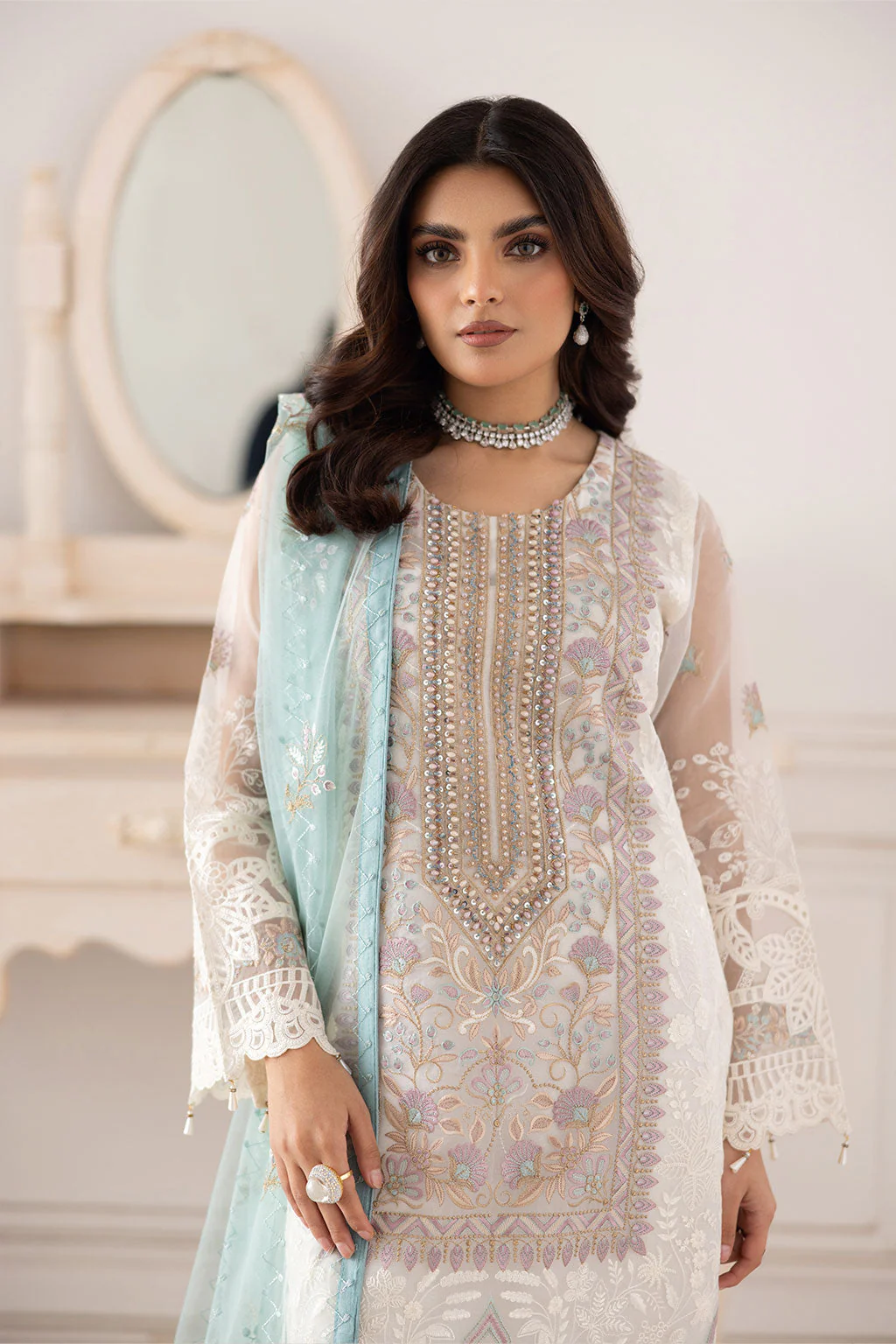 Ramsha Dastoor Collection’s Unstitched 3-piece suit (004)