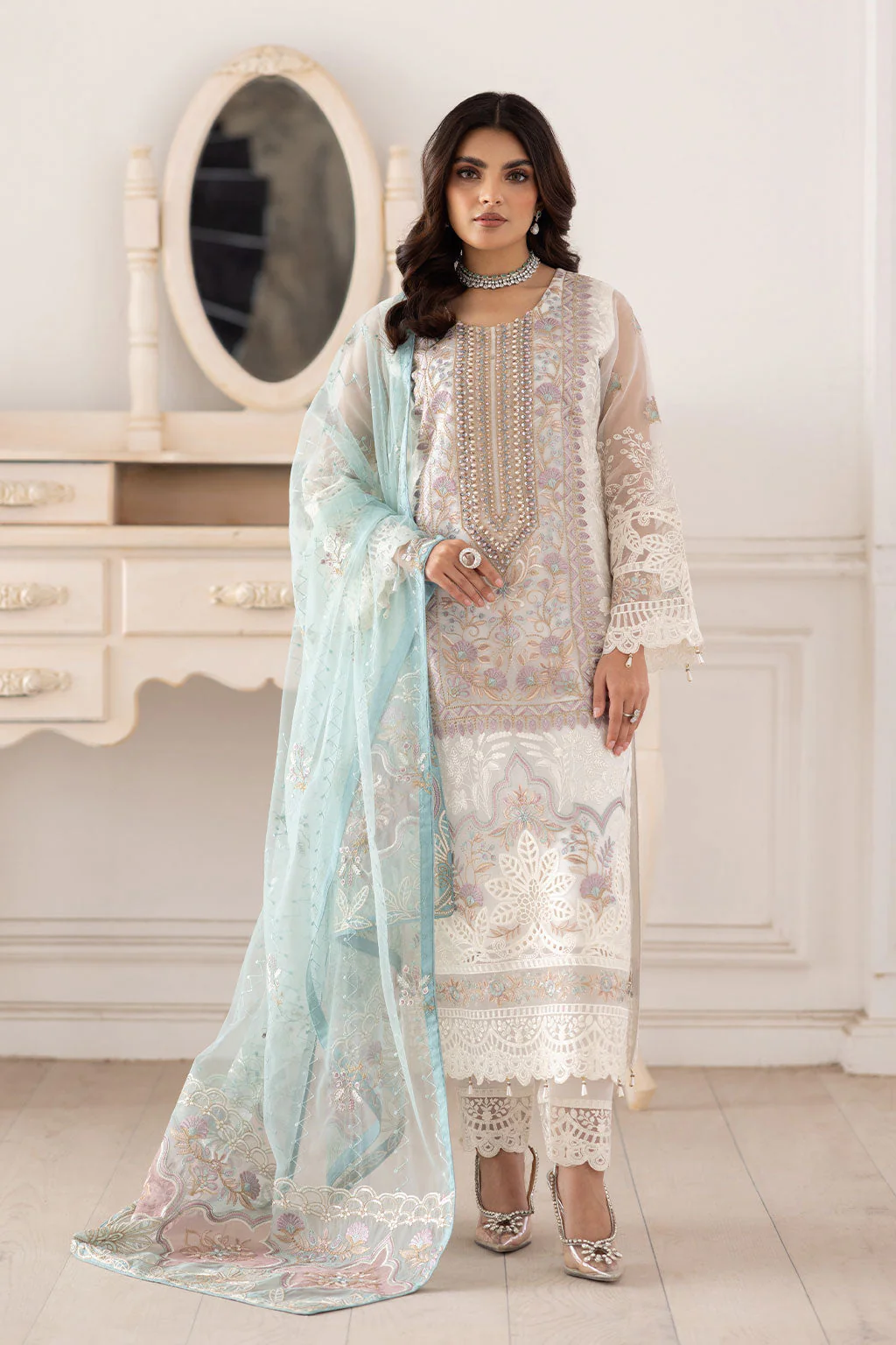 Ramsha Dastoor Collection’s Unstitched 3-piece suit (004)