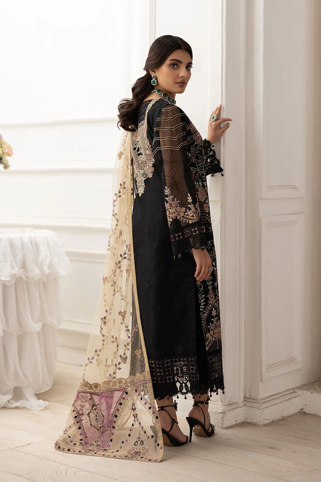 Ramsha Dastoor Collection’s Unstitched 3-piece suit (006)