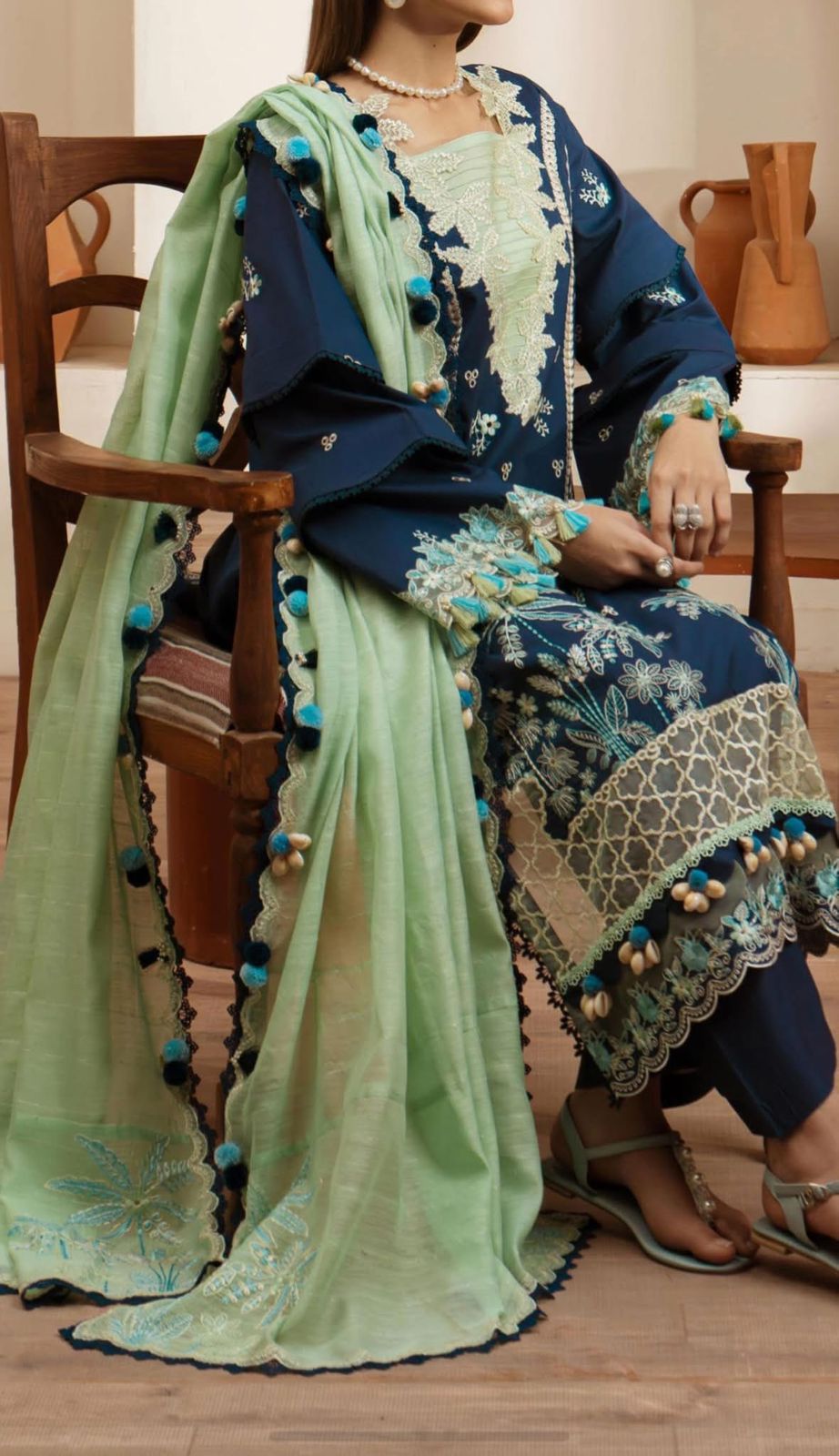 Mahnur Collection’s Unstitched 3-piece suit (003)