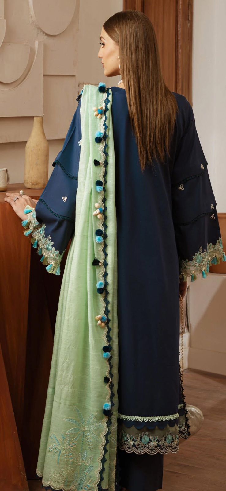 Mahnur Collection’s Unstitched 3-piece suit (003)